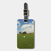 グリーンの上のゴルフボール。 ラゲッジタグ (正面縦)