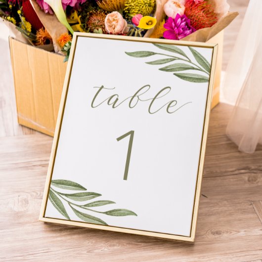 グリーンの夏の結婚式。 緑の葉のカリグラフィー テーブルナンバー