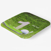 グリーンの草の上にナンバーワンを持つゴルフ1st誕生日 ペーパープレート (傾斜あり)