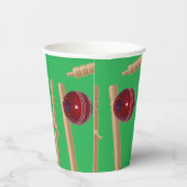 グリーンはクリケットに向かってボウリングを打った。 紙コップ (右)