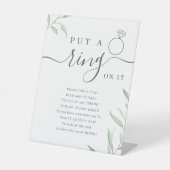 グリーンはリングを上げたブライダルシャワーゲーム 台座サイン (正面)