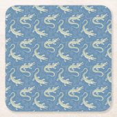 グリーンよくはしゃぐアリゲーターペイズリーオンブルー スクエアペーパーコースター (正面)