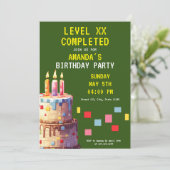 グリーンよくはしゃぐ&イエローピクセルケーキゲーマー誕生日 招待状 (スタンド正面)
