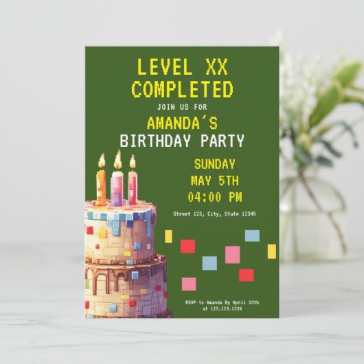 グリーンよくはしゃぐ&イエローピクセルケーキゲーマー誕生日 招待状 (スタンド正面)