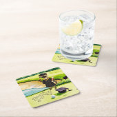 グリーンをパッティングするゴルファーをテーマにしたゴルフの卒業 スクエアペーパーコースター (インサイチュ)