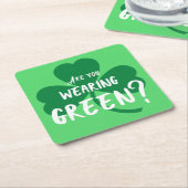 グリーンを着て?シャムロックセントパトリックの日パーティー スクエアペーパーコースター (アングル)