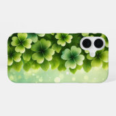 グリーンアイリッシュクローバーシャムロックの色合い iPhone 16ケース (裏面横)