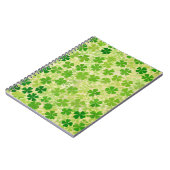 グリーンアイリッシュケルトのクローバーのシャムロック ノートブック (左側)