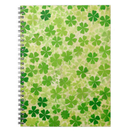 グリーンアイリッシュケルトのクローバーのシャムロック ノートブック