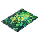 グリーンアイリッシュケルトのクローバーのシャムロック ノートブック (左側)