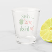 グリーンアンドレッドクローバーSt patricks day ショットグラス (裏面)
