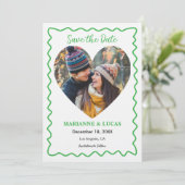 グリーンウェーブフレーム ハート写真 セーブ・ザ・デート カード (スタンド正面)