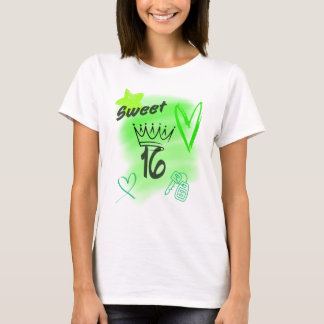 グリーンエアブラシで彩られたクラウン付きSweet 16デザイン Tシャツ