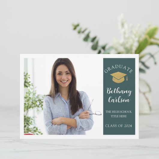グリーンエレガントと金ゴールドの写真卒業パーティー 招待状 (スタンド正面)