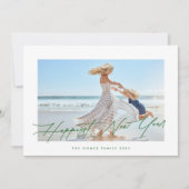 グリーンエレガントタイポグラフィ | 写真で最も幸せな新年 シーズンカード (正面)