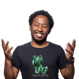 グリーンオニキスのような輝き – 完璧な誕生日 Tシャツ