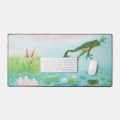 グリーンカエルが池に飛び込むイラストレーション デスクマット (キーボード&マウス)