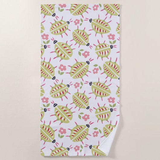 グリーンカブトムシ模様の虫の恋人ゴブリンのコア ビーチタオル (正面)