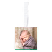 グリーンクリスマスに赤いリボンの4枚の家族の写真 キューブオーナメント (正面)