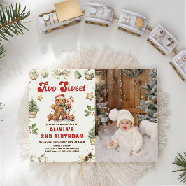 グリーンクリスマスクッキー2つの甘い誕生日写真 招待状