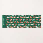 グリーンクリスマスドッグズパーソナライズされたガール ヨガマット (正面(横))