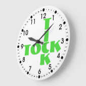 グリーンクロスワードティックトラック文字 ラージ壁時計 (傾斜)