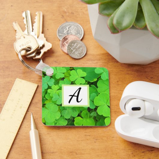 グリーンクローバー写真繁栄バイブル聖句イニシャル キーホルダー (デスク)