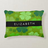 グリーンクローバー、ラッキークローバー、あなたの名前 アクセントクッション (正面)