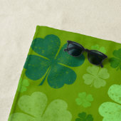 グリーンクローバー、ラッキークローバー、あなたの名前 ビーチタオル (インサイチュ)