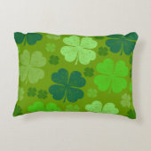 グリーンクローバー、ラッキークローバー、サンパトリックの日 アクセントクッション (裏面)