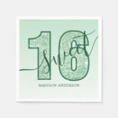 グリーングリッタースクリプトスウィート16誕生日 スタンダードカクテルナプキン (正面)