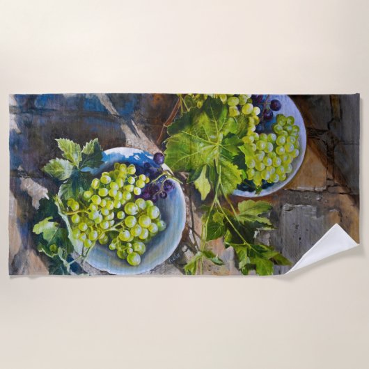 グリーングレープの静物画 ビーチタオル (正面)