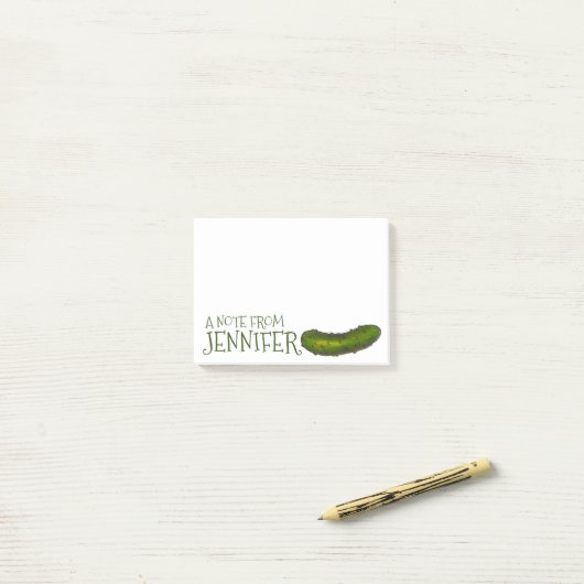 グリーンコーシェーパーソナライズされたディルピクルからのメモ ポストイット (デスク上)