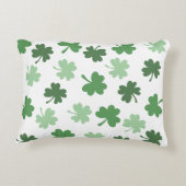 グリーンシャムロックパターンセントパトリックの日シェルパ アクセントクッション (裏面)
