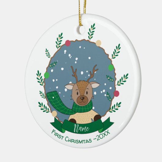 グリーンスカーフ付きトナカイ1stクリスマスオーナメント セラミックオーナメント (左)