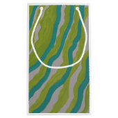 グリーンストライプの抱き枕 スモールペーパーバッグ (裏面)