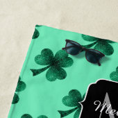 グリーンスパークルスシャムロックセントパトリックのデイモノグラム ビーチタオル (インサイチュ)