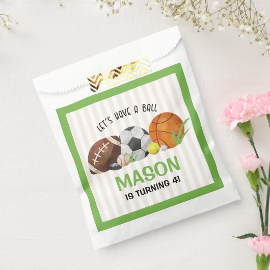 グリーンスポーツサッカーバスケットボールバースデーパーティー フェイバーバッグ (封をした状態)
