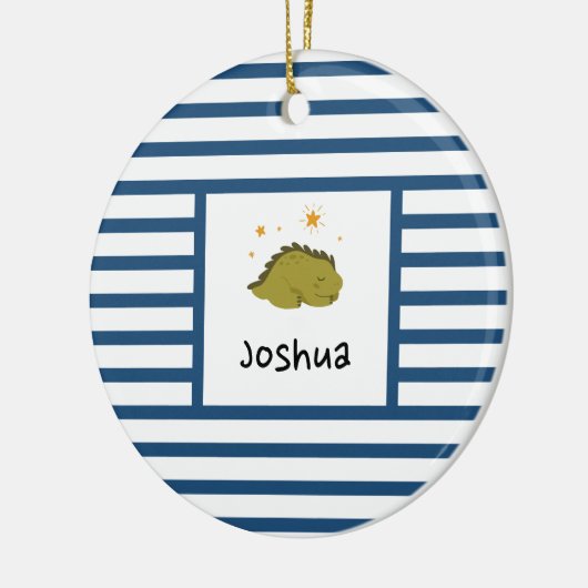 グリーンスリーピーベビーディノ |ダークブルーストライプモダン セラミックオーナメント (左)