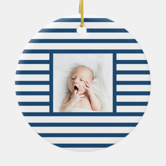 グリーンスリーピーベビーディノ |ダークブルーストライプモダン セラミックオーナメント (裏面)