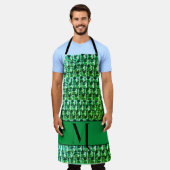 グリーンダイヤモンド、グリーンジェムストーンジュエリーパターン エプロン (着用した状態)
