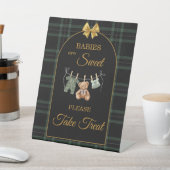 グリーンチェック柄の「Babies Are Sweet Take A Treat」サイン 台座サイン (インサイチュ)