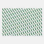 グリーンチリがラブラッピング紙シートの匂いを嗅ぐ ラッピングペーパーシート (正面2)