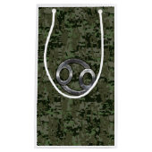 グリーンデジタル〔占星術の〕十二宮図上のがん迷彩柄記号 スモールペーパーバッグ (正面)