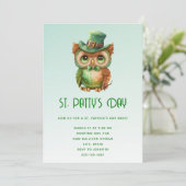 グリーントップハットセントパティの日のかわいいフクロウ 招待状 (スタンド正面)