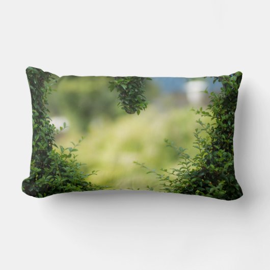 グリーントピアリーハート ランバークッション (正面)