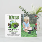 グリーントラクターフォトバースデーパーティーの招待 招待状 (スタンド正面)