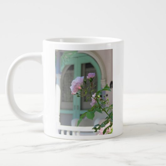 グリーンドアとバラ – マーサズヴィネヤード ジャンボコーヒーマグカップ (左)