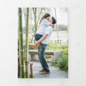 グリーンハッピーホリデイズ4ファミリーフォトモダンフェスティバル 三つ折りクリスマスカード (カバー)