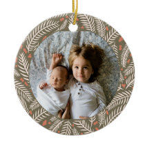 グリーンハンド描画クリスマスパインの木の葉の写真